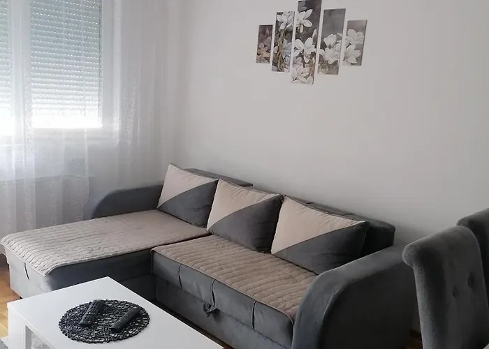 Zapadni Kej アパート ピロト