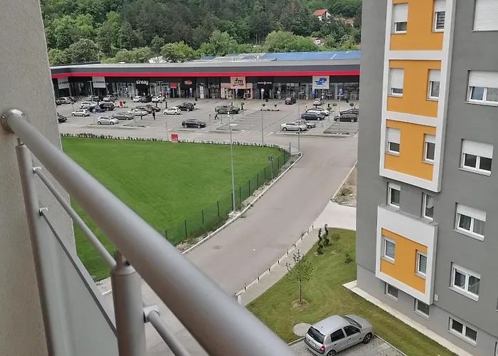 Zapadni Kej ピロト