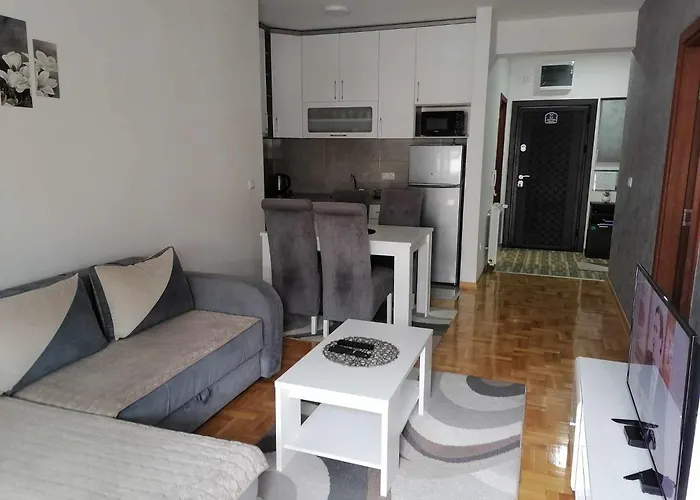 アパート Zapadni Kej ピロト