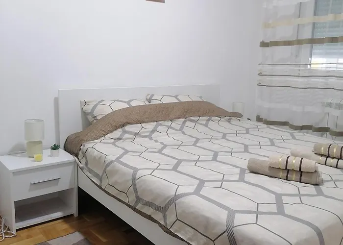 アパート Zapadni Kej ピロト